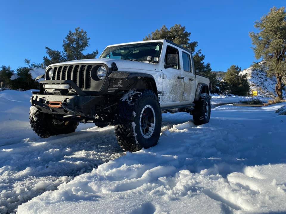 Jeep Gladiator Show me your front bumpers!! jt snow