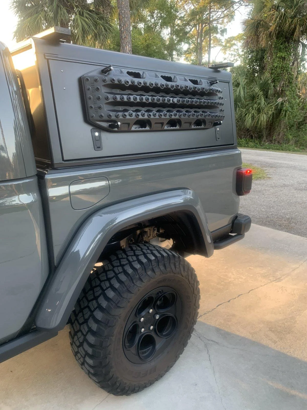 Jeep Gladiator Alu-cab canopy Jeep Gladiator #001 189589DC-42DD-4FCC-ADAA-84BC147DCB63