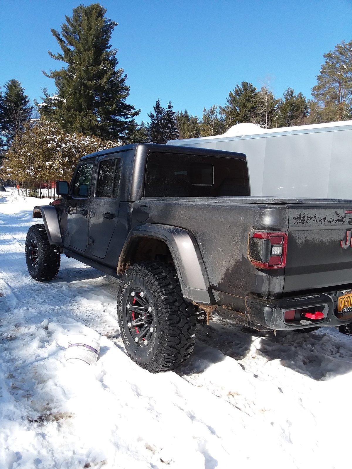 Jeep Gladiator Pictures of 33s and 35s 20200301_132422