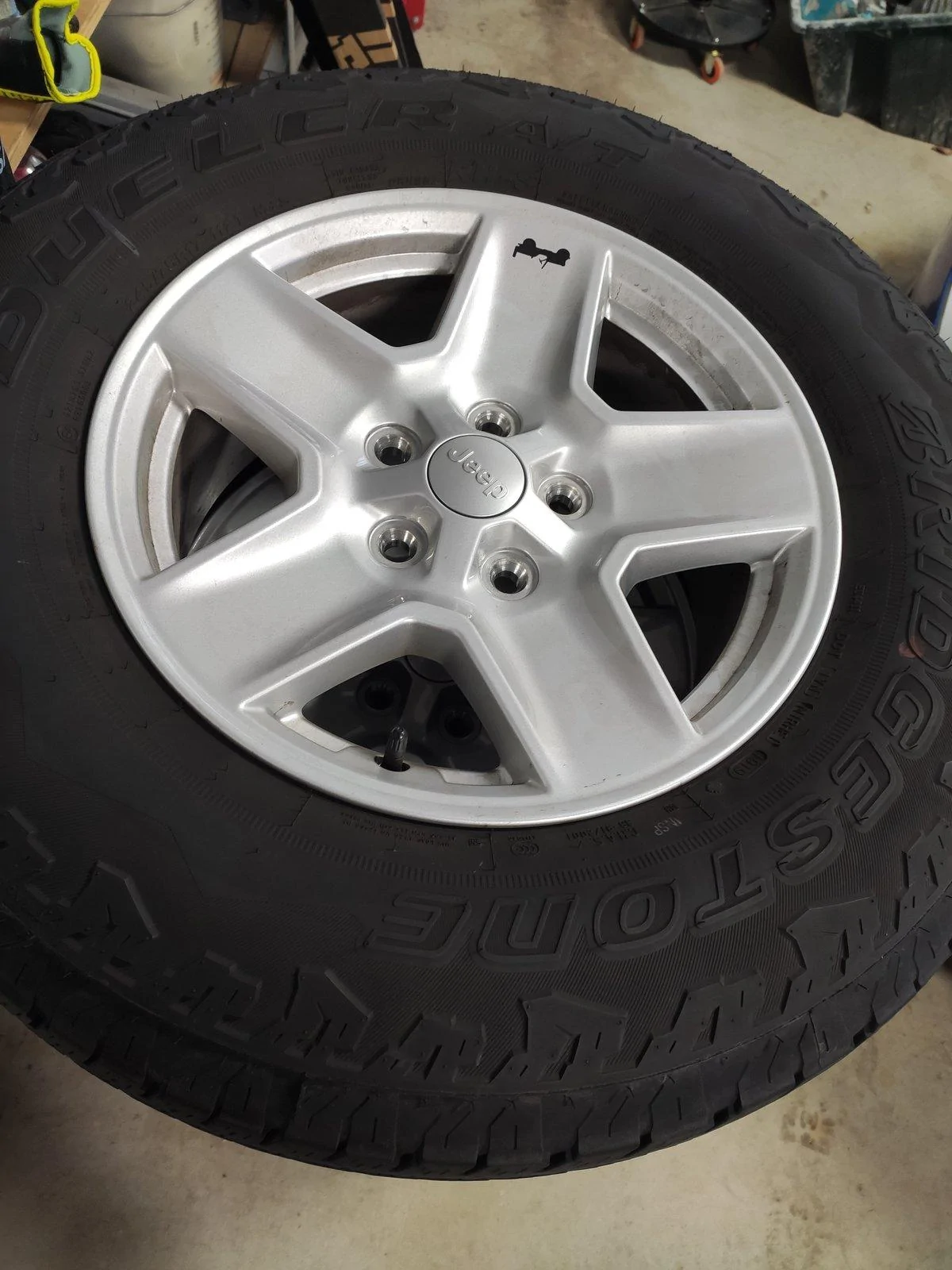 Jeep Gladiator Sport S wheels, tires, and tpms $400 IMG_20200302_164450