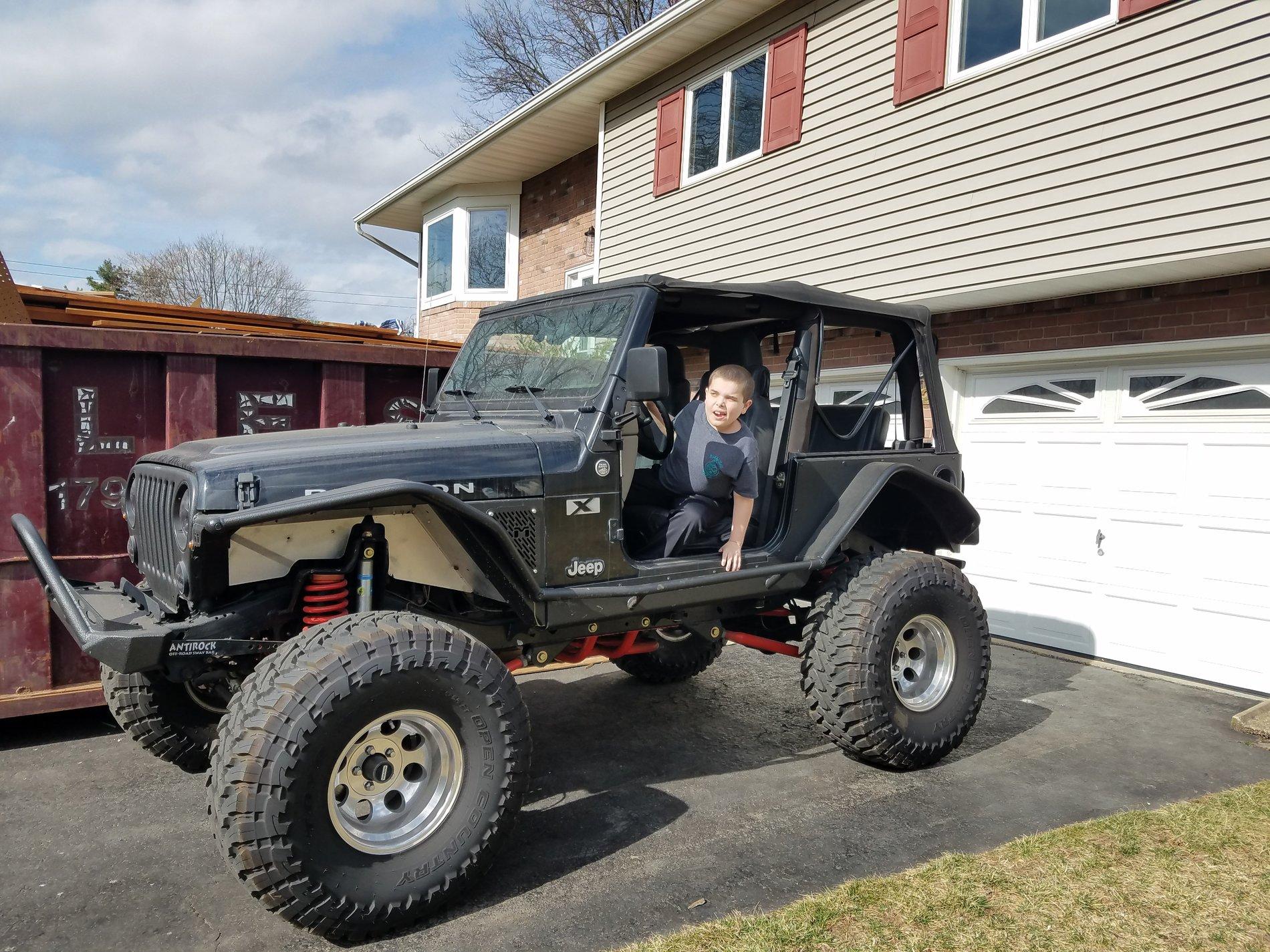 Jeep Gladiator Manual Trans....what am I missing? 20170225_135418