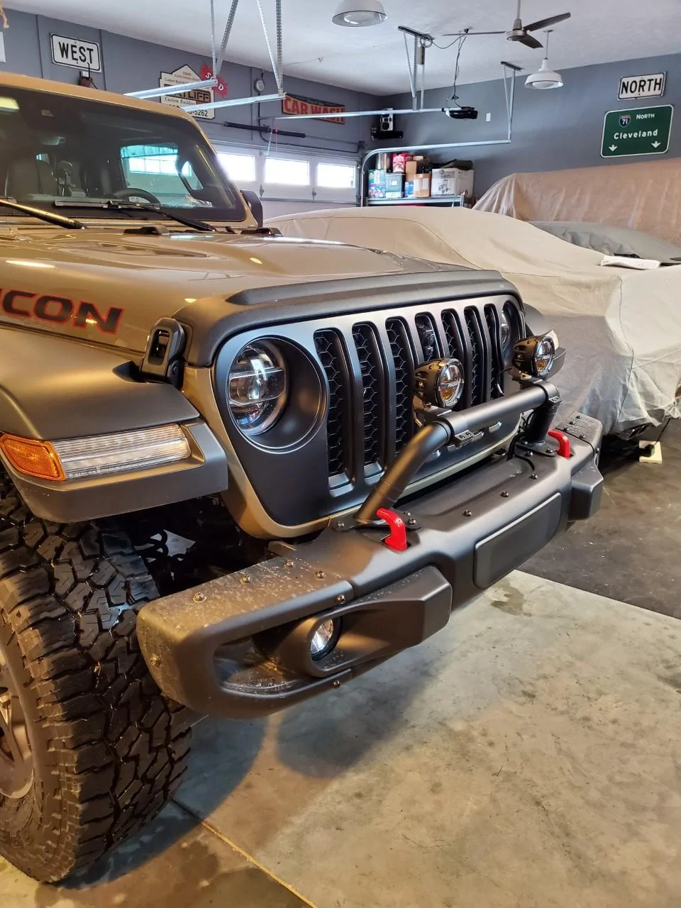 Jeep Gladiator Black satin Grill thumbnail_20200227_164326[1]
