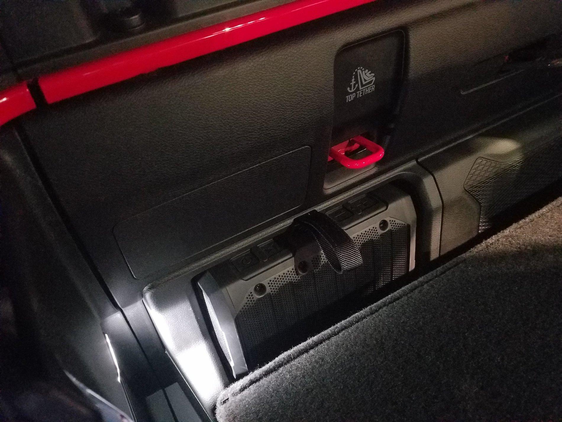 Jeep Gladiator Brand new Jeep gladiator Bluetooth speaker CFF79BA9-353B-427A-B97D-49C093620B58