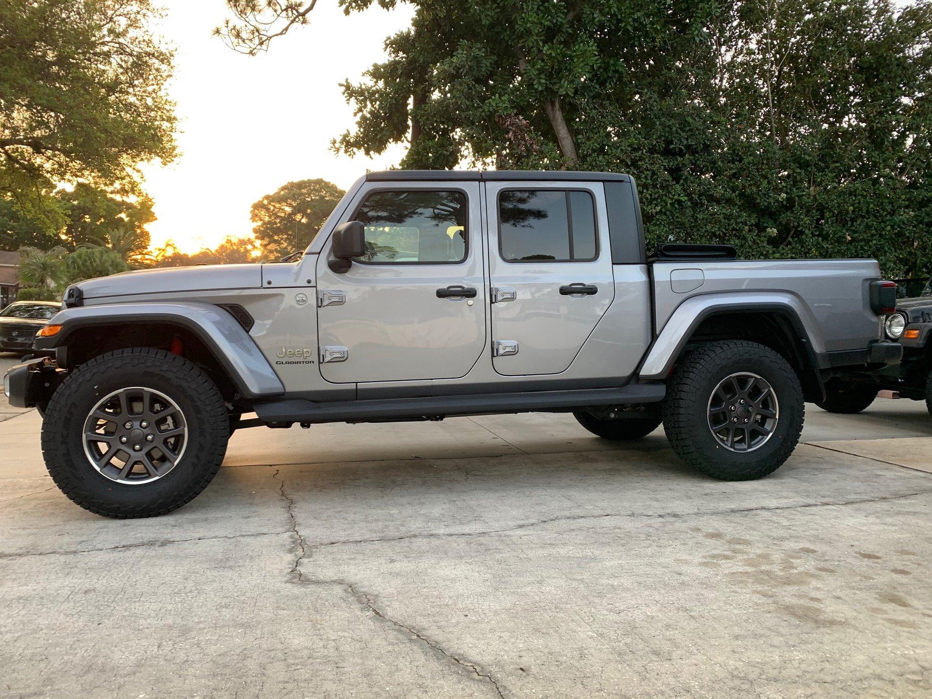 Jeep Gladiator BILLET SILVER Gladiator JT Club IMG_6721