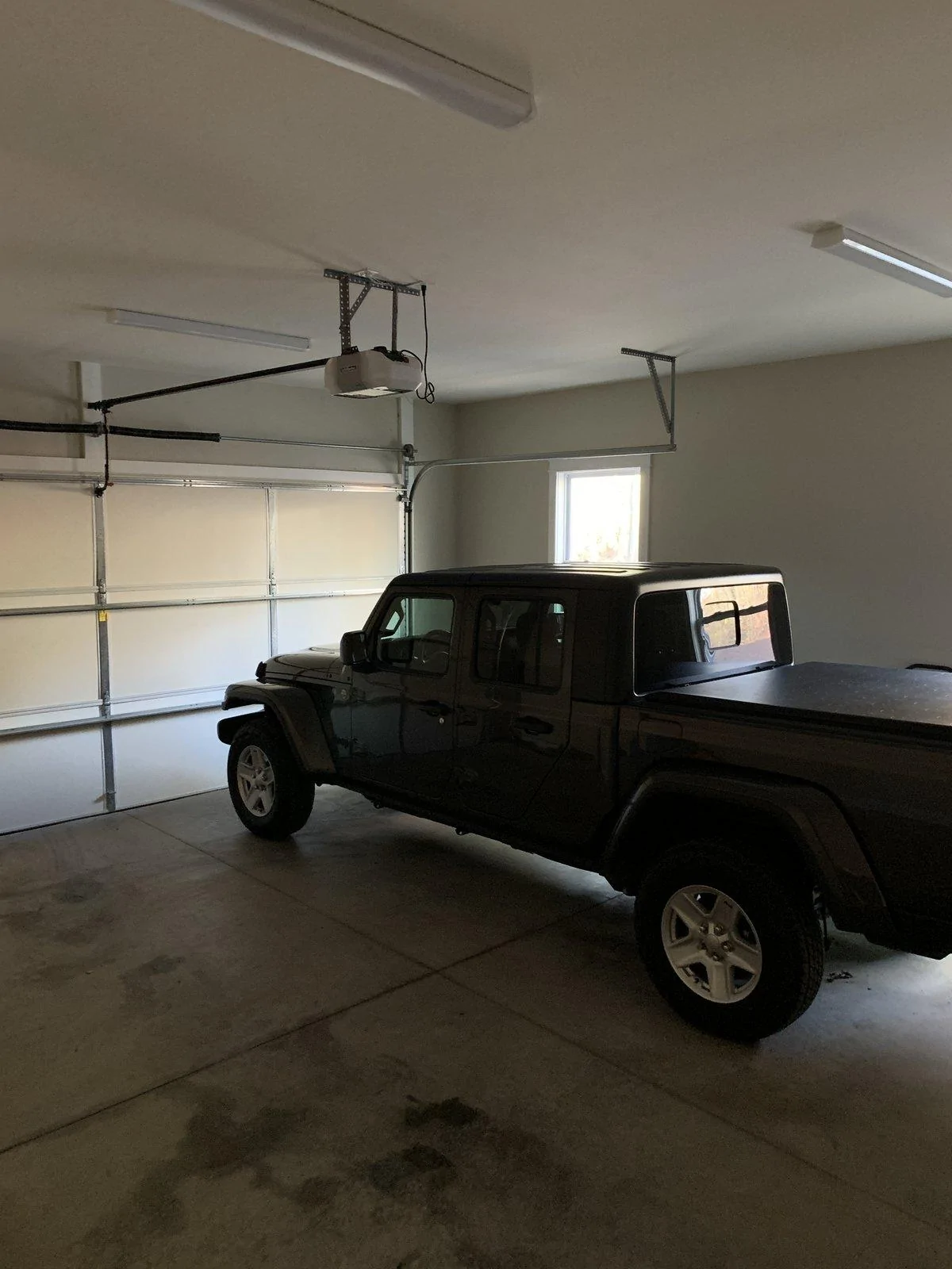 Jeep Gladiator Consultation on repairing the garage. 67FA36C0-23F4-4D10-8E40-838CD82229CD