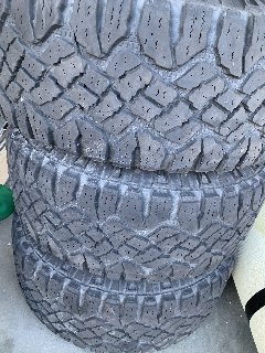 Jeep Gladiator $500 picked up. Five Goodyear Duratrac with wheels. 33x12.5x15. IMG-1172