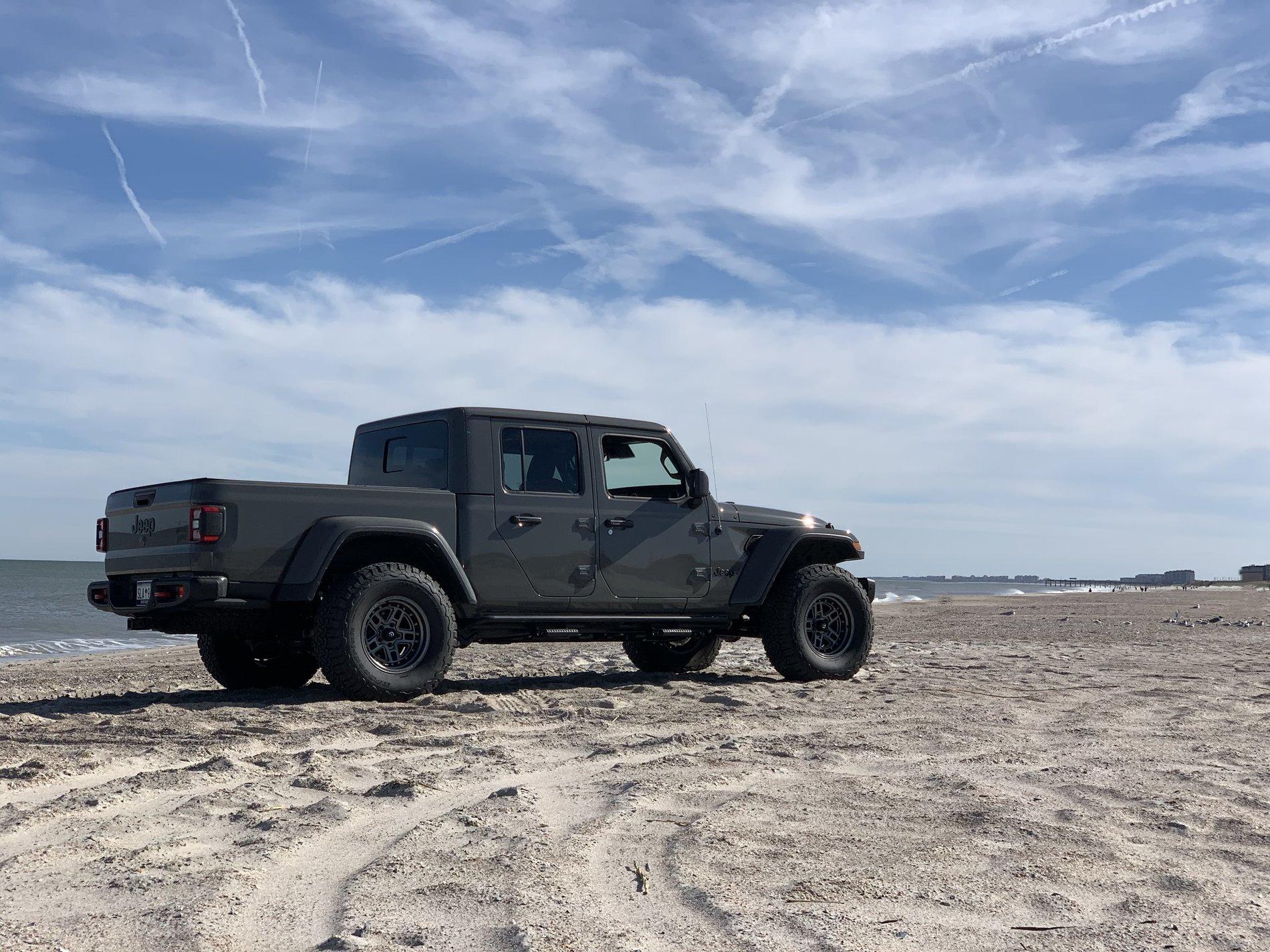 Jeep Gladiator JT pictures DF3C53DC-B8D4-4161-98BD-72F347A77D40