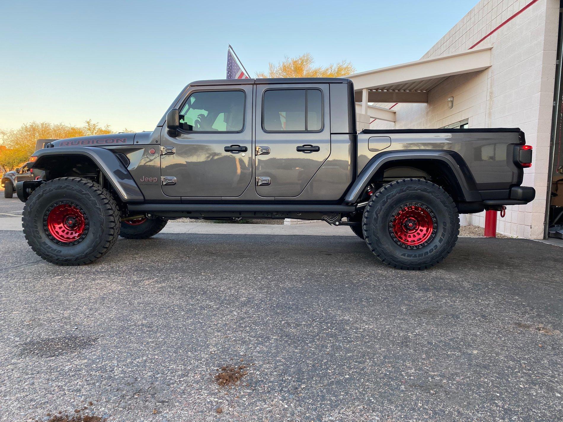 Jeep Gladiator Black is played out, let's see some colored rims JEEP Gladiator - 20