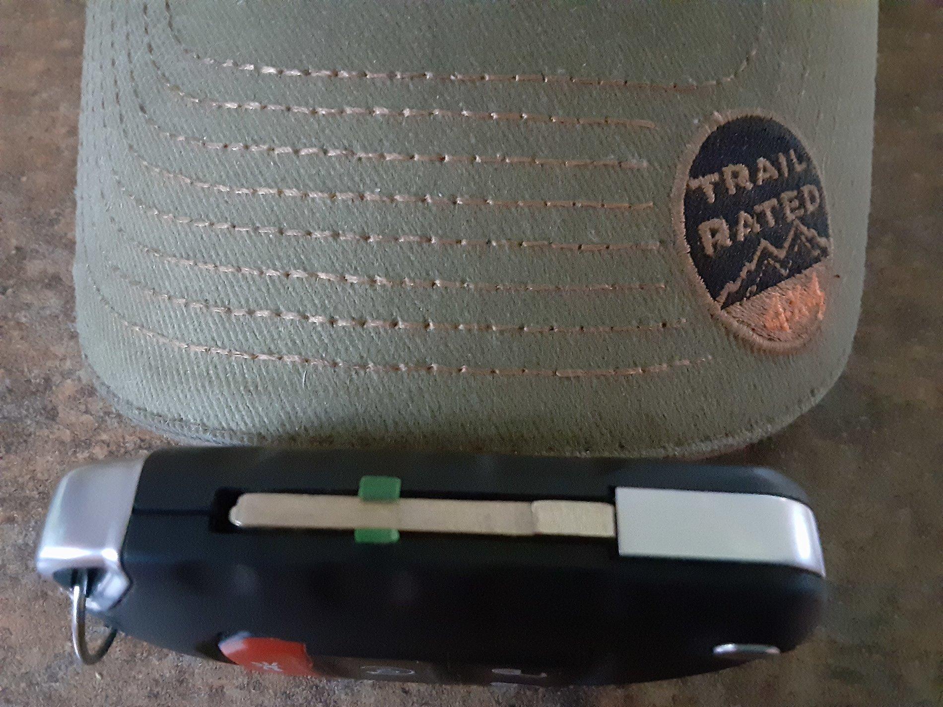 Jeep Gladiator Key Fob want stay closed jeephack