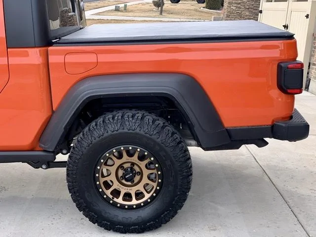 Jeep Gladiator Roll it or Fold it?? (Tonneau Covers) BACBCD17-9E4D-4771-9EB6-53349AB8CD64