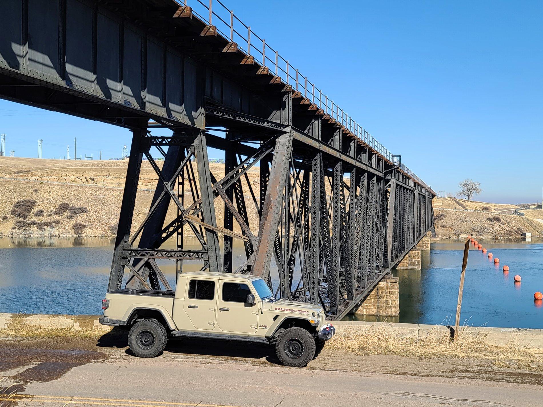 Jeep Gladiator -- 2020+ Gladiator Picture Game -- Rainbow Dam Trussel