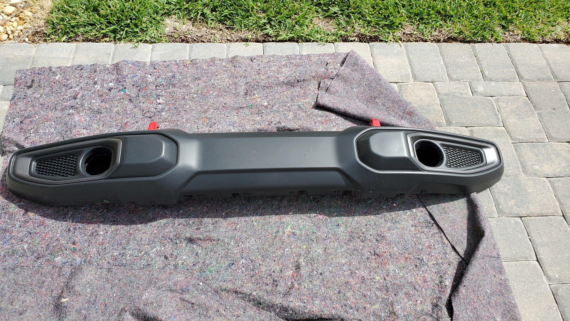 Jeep Gladiator Rubicon Plastic Front Bumper 20200308_152635