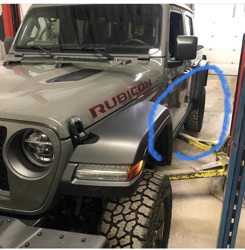 Jeep Gladiator JT rubicon side rails 1CA30FB0-6C25-496C-9D73-E60448E1A0E2