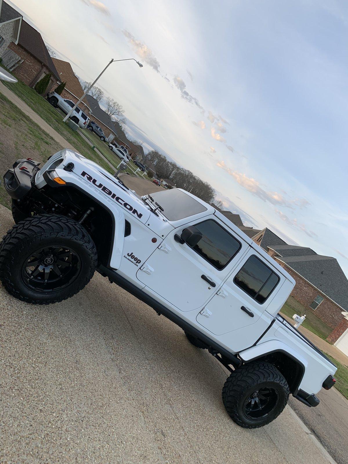 Jeep Gladiator Like new 37x13.50x20 AMP MT 20x12 Black rhino $2200 OBO IMG_4991