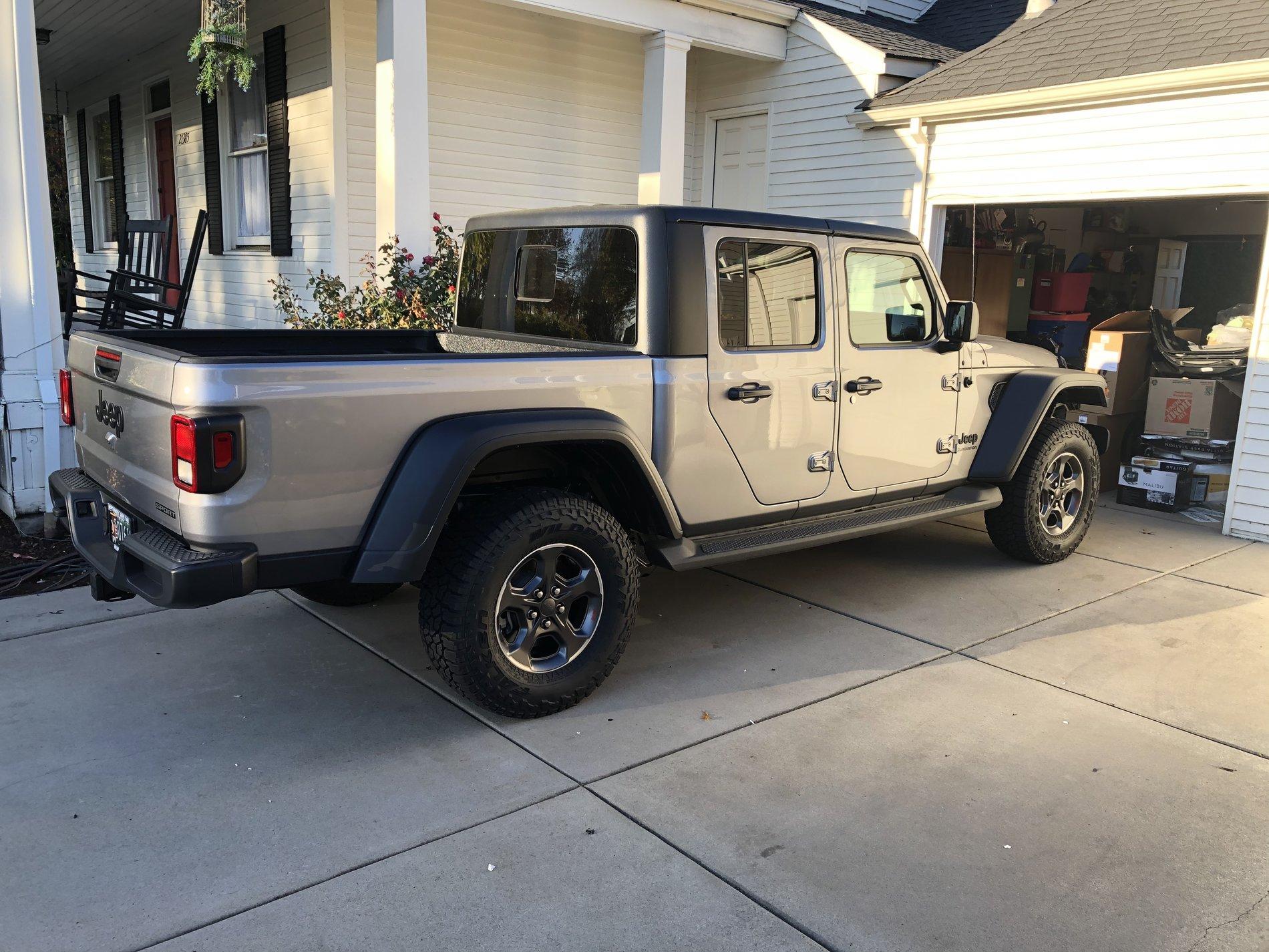 Jeep Gladiator Pic request: Sport with Rubicon Takeoffs 4CC8AEFB-6E80-434E-A7DB-E997D5102D41
