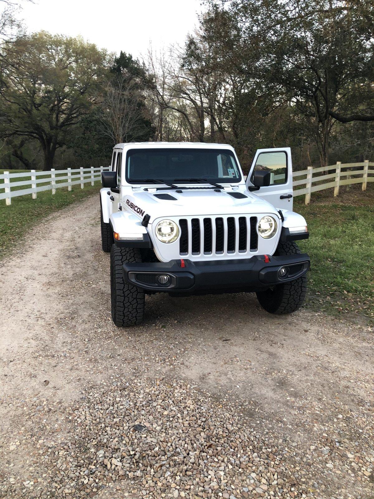 Jeep Gladiator Proud new owner 104CF370-79C9-4A29-B06A-E21829B54727