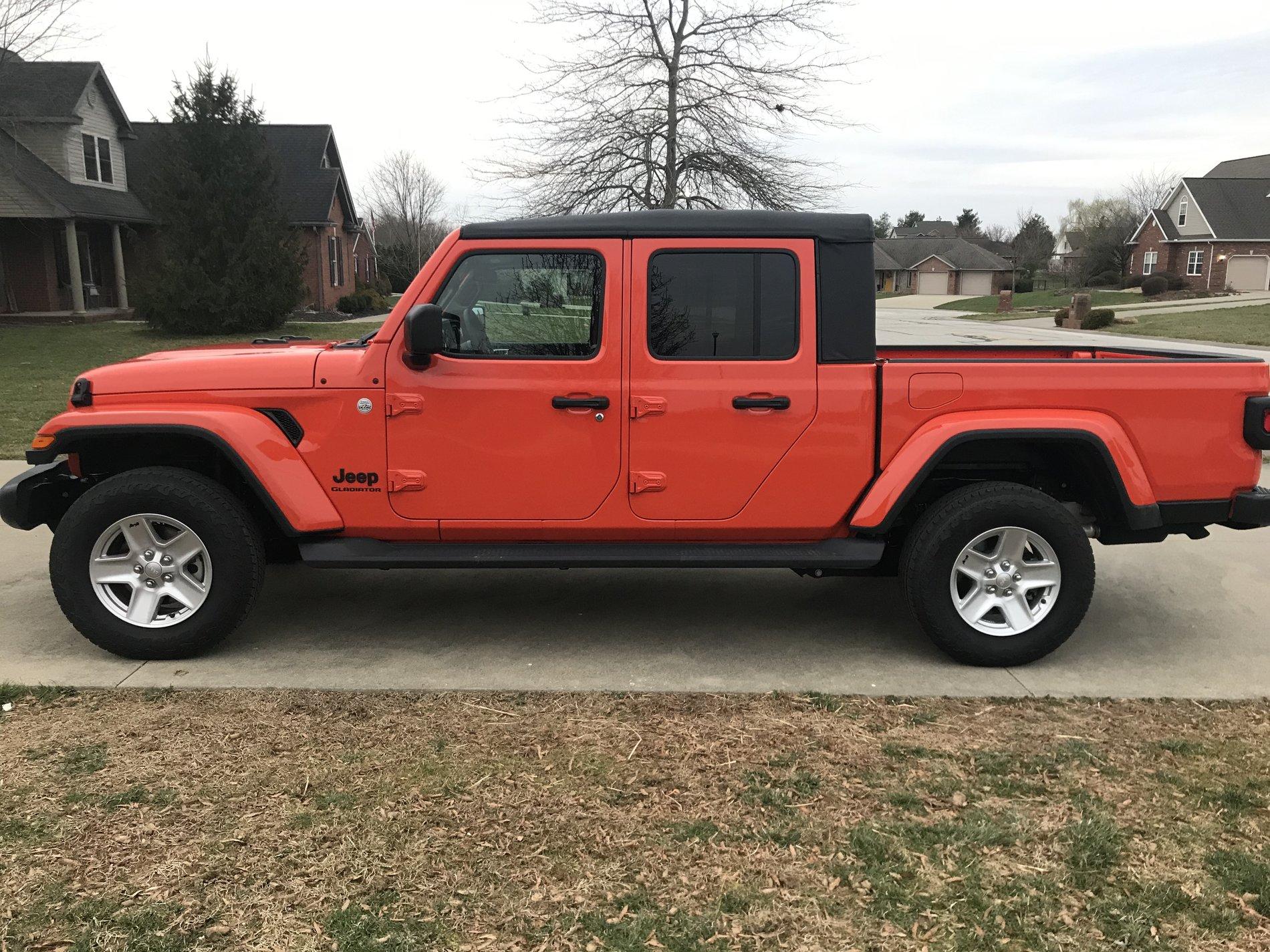 Jeep Gladiator bigger tires on unlifted Sport S IMG_1149[1].JPG
