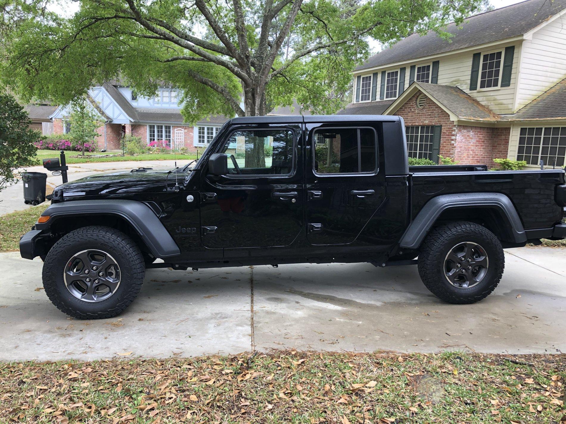 Jeep Gladiator Pic request: Sport with Rubicon Takeoffs 392C0710-ED83-457B-8E86-BC599B2D8255