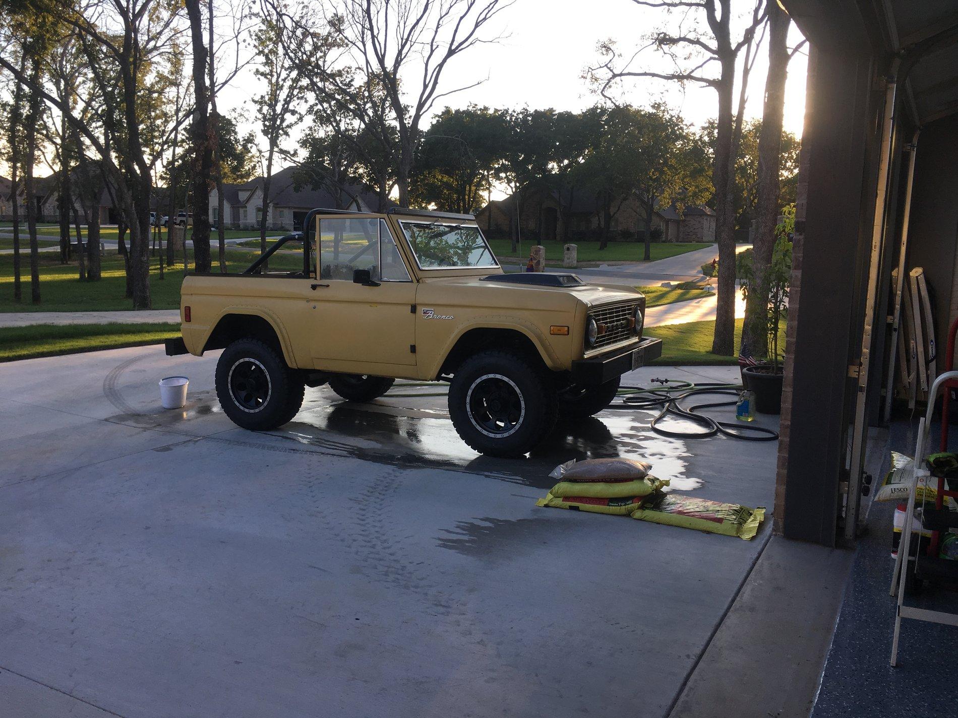 Jeep Gladiator New  bronco revealed 34D2080D-187D-4D6E-B6D2-28E3D57FB413