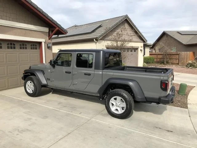 Jeep Gladiator STING GRAY Gladiator JT Club 9B276C51-8024-47EA-A85E-95D5918CA041