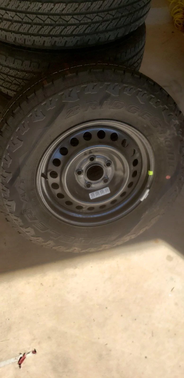 Jeep Gladiator 5 Take off Wheels/tires off 2020 Sport S 20200310_165624