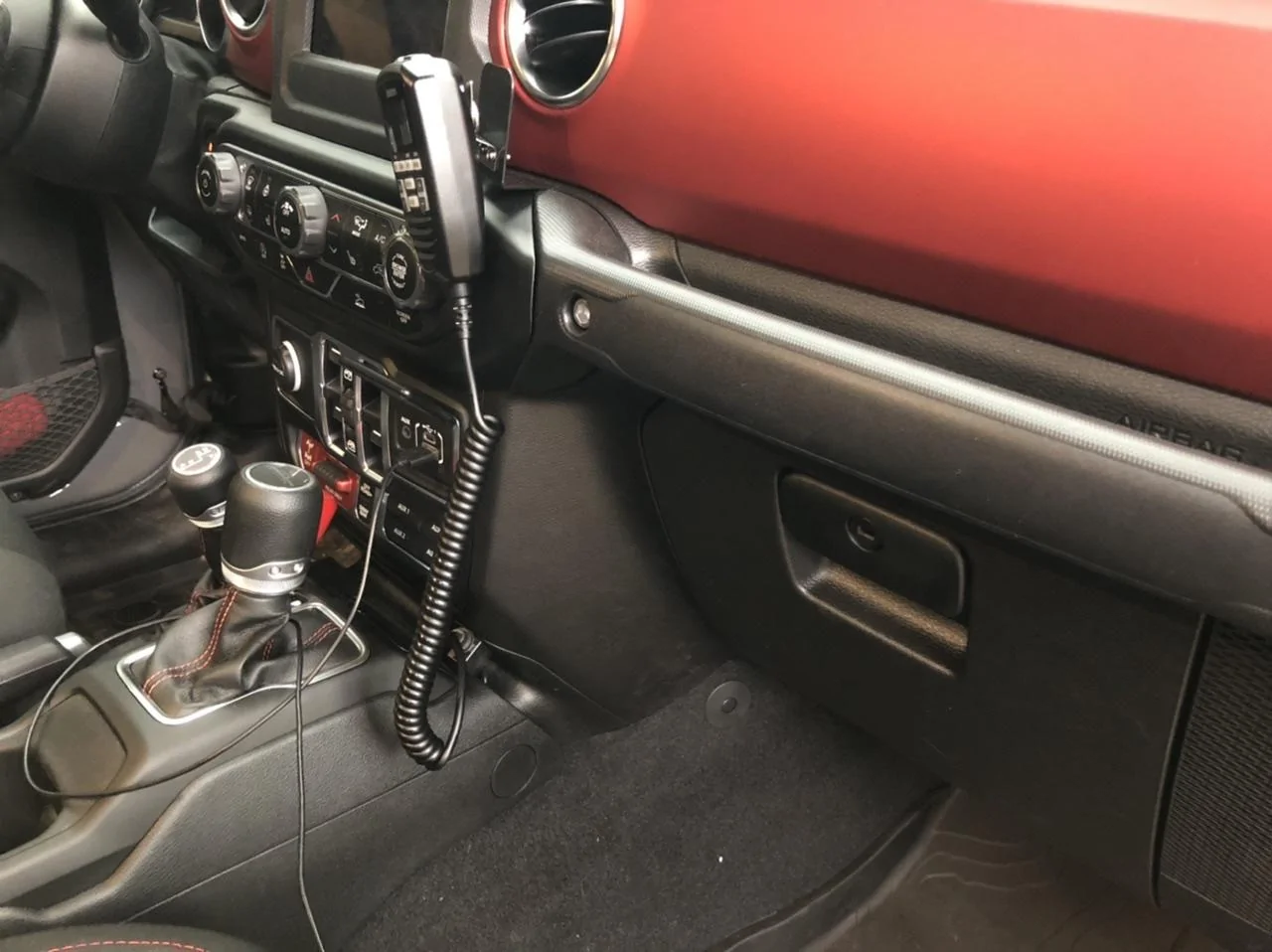 Jeep Gladiator Warning: Center Bezel Trim Is Fragile 836AF122-64B7-4B86-B73A-004F3C0E3C43