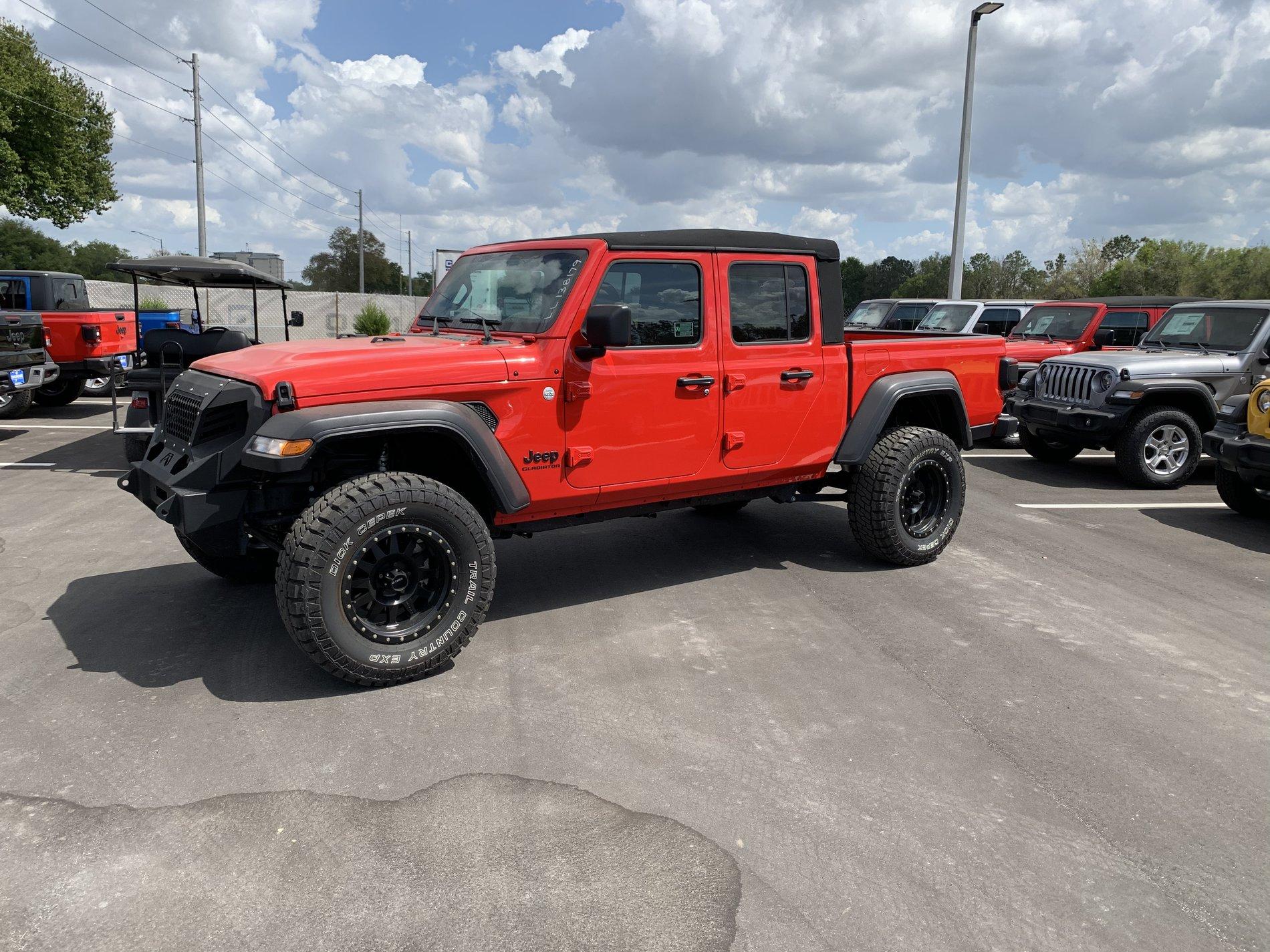 Jeep Gladiator 2020 Jeep Gladiator Sport S Max Tow DC42685B-318F-46BA-8FD2-855CBA7B0C7B