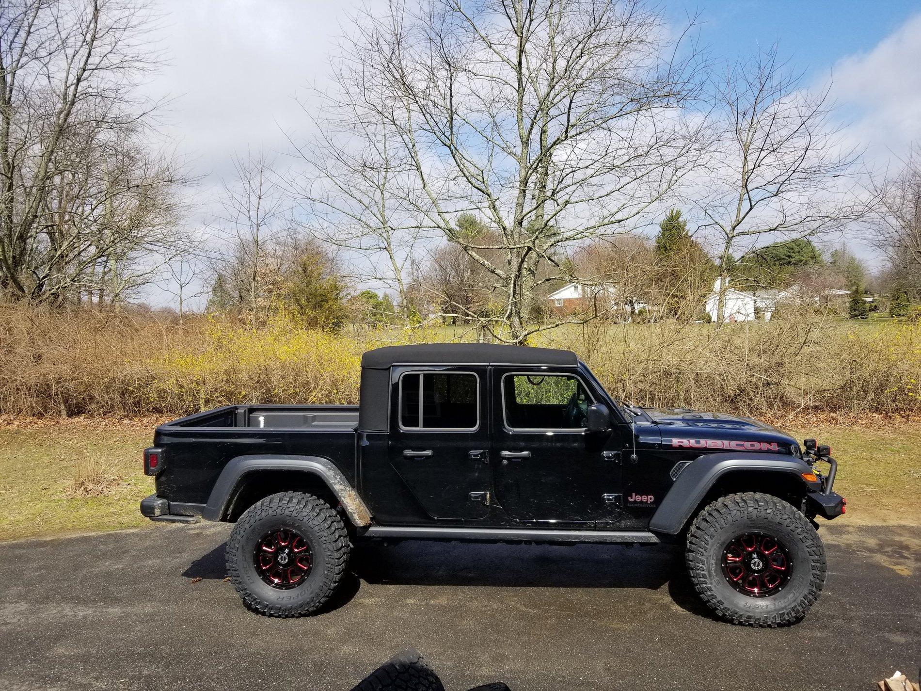 Jeep Gladiator Lets see all those Gladiators with lifts and bigger tires! 15841160505168879999055843053592
