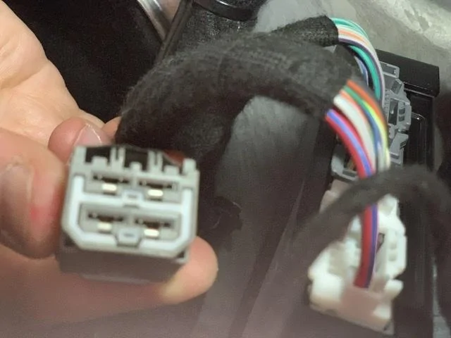 Jeep Gladiator J-scan and 12+8 plug AB263666-C89F-479A-9E7D-BE110FB81D37