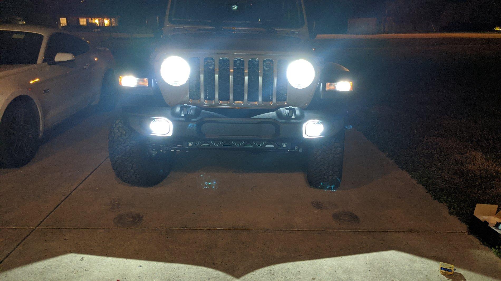 Jeep Gladiator LED Bulb Replacement - IT WORKS! MVIMG_20200313_211207