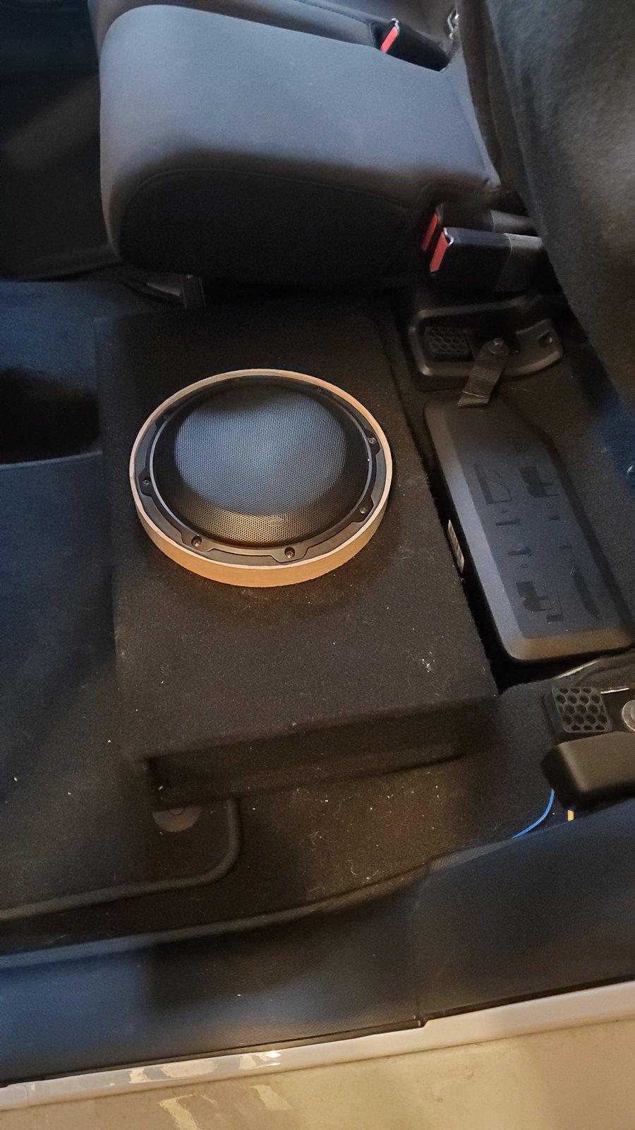 Jeep Gladiator Sport S 7" Screen Subwoofer Add 20200314_082621