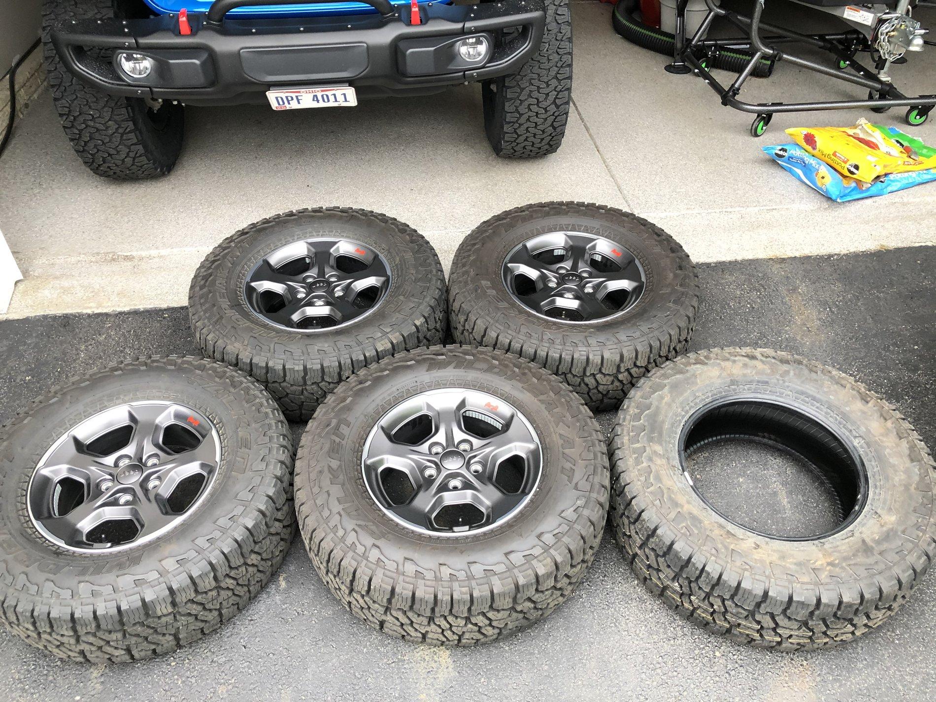 Jeep Gladiator Sold: Rubicon wheels with Falken Wildpeak AT3W tires 8C624058-59AE-4762-9D7E-9E351430812A