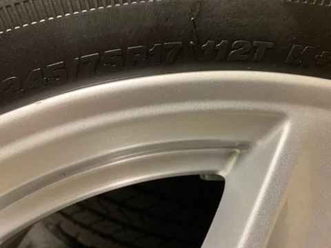 Jeep Gladiator Sport S Wheels and Tires no TPMS IMG_3469