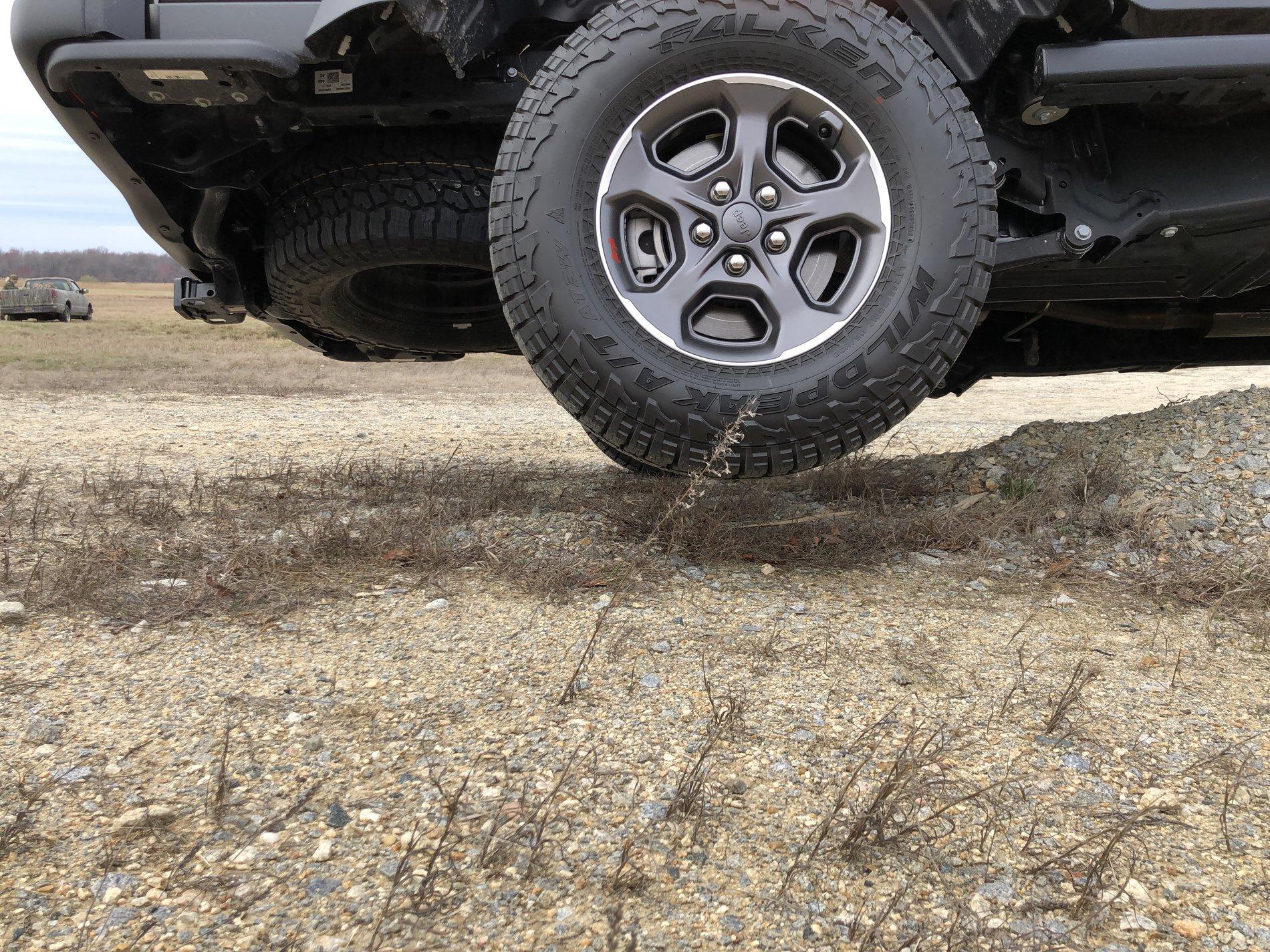 Jeep Gladiator Side ways roll over angle? 1DC750EB-57DE-4269-B289-69FBD98CB730