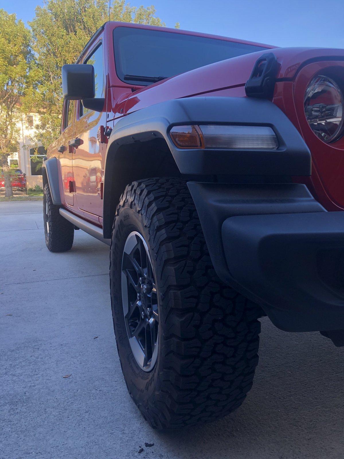 Jeep Gladiator Pic request: Sport with Rubicon Takeoffs C80A2F91-6369-4D7E-A091-1F82FF078B03