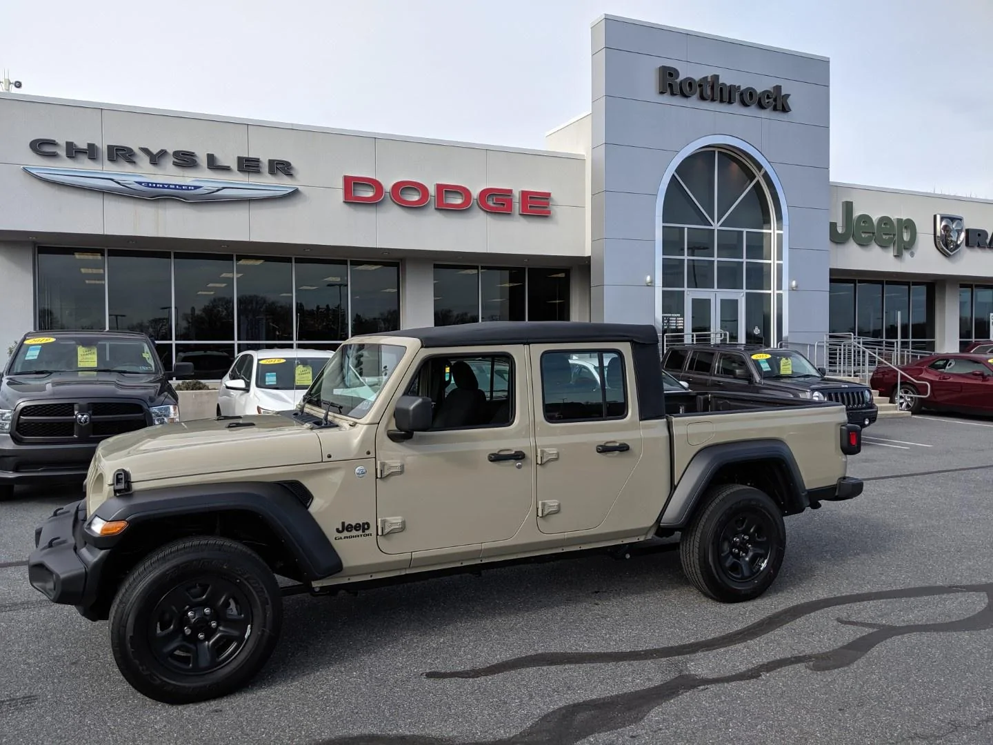 Jeep Gladiator GOBI Gladiator JT Club 2779b921f32354e44835b10035dd071e7eaef42