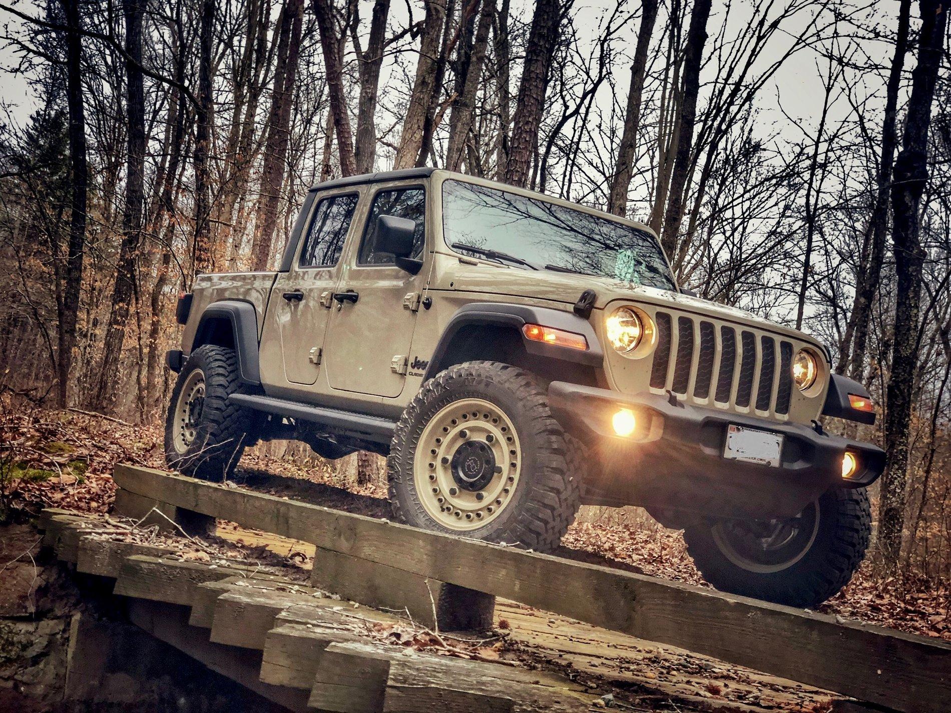Jeep Gladiator GOBI Gladiator JT Club 2DE28068-49E1-4029-9278-A8CC4EC699FC