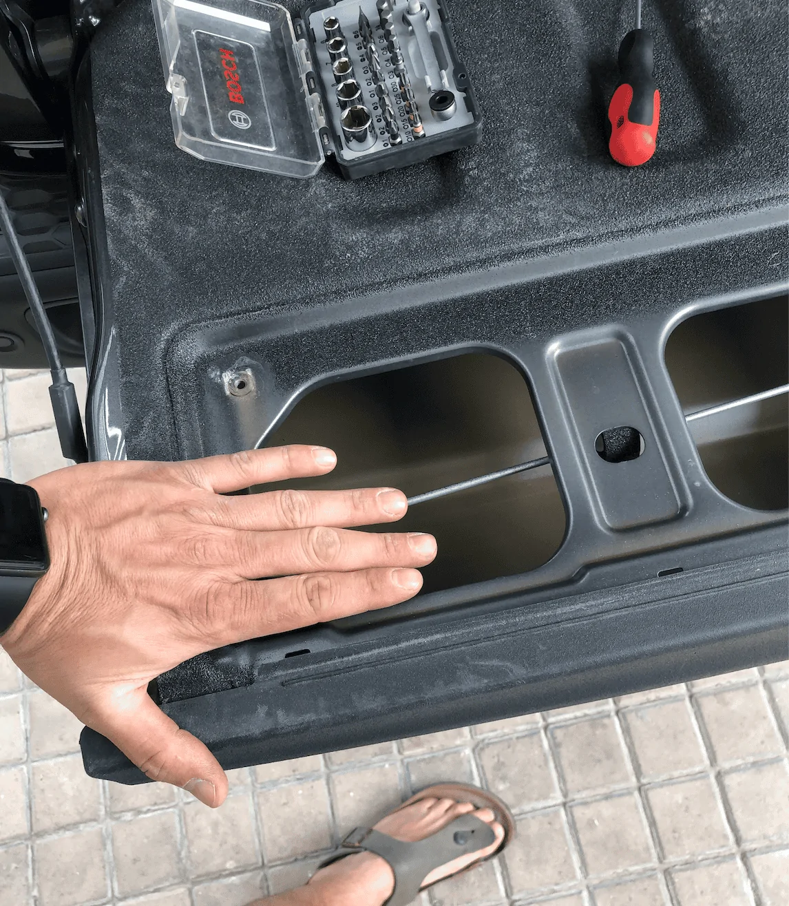 Jeep Gladiator Tailgate storage Screen Shot 2020-03-16 at 2.00.43 PM