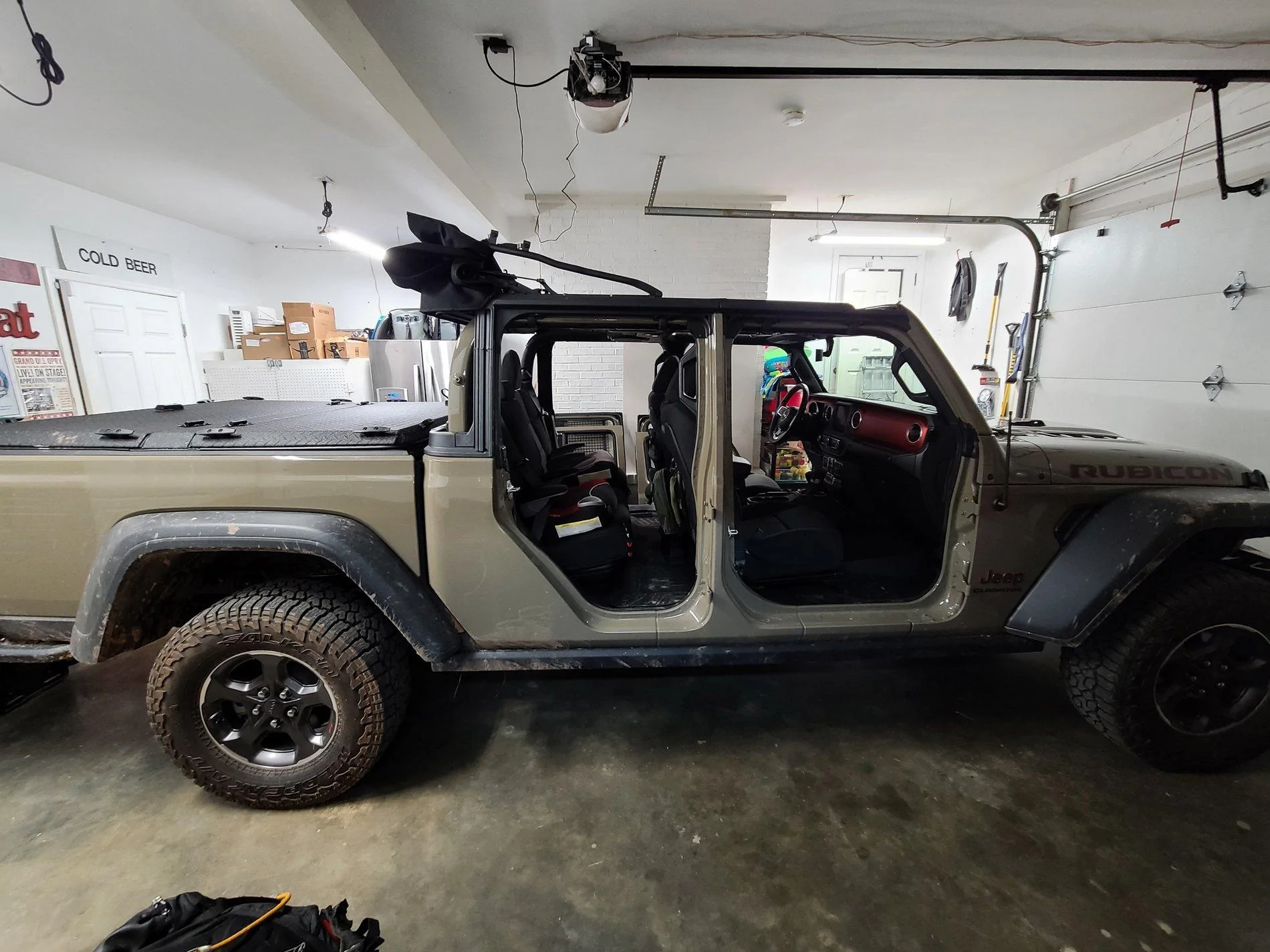 doorlessgarage.webp