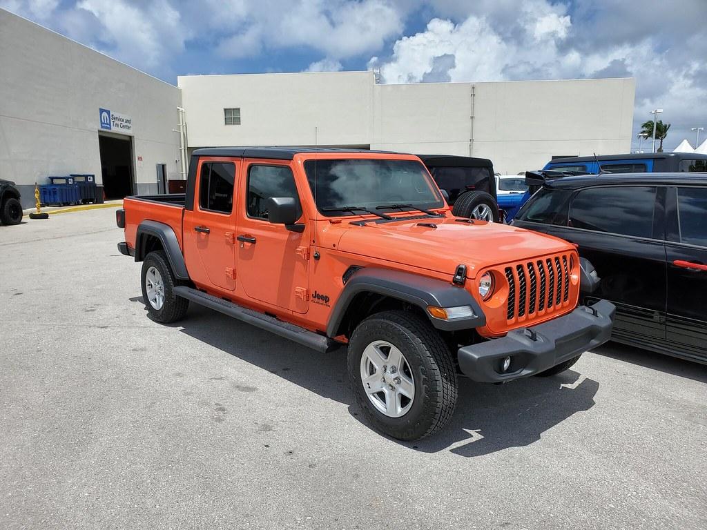 Jeep Gladiator SPORTICON a Sport S built for the Rubicon trail 49654394476_6c08a58911_b
