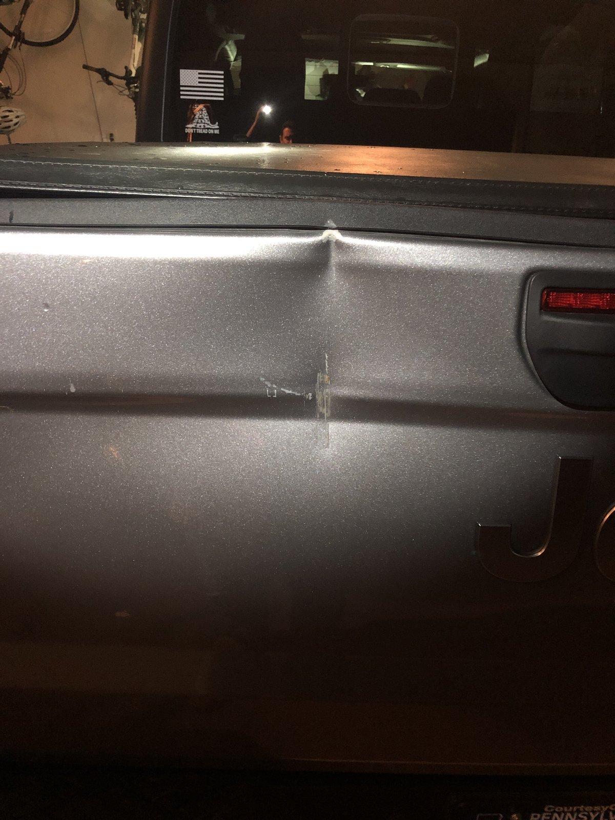 Jeep Gladiator Delicate tailgate Tailgate