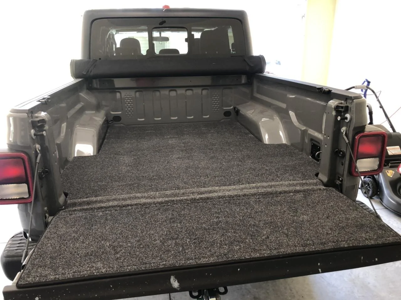 Jeep Gladiator No bedliner or power plug - QUESTION 66A4F413-CC8B-46B4-8208-CD919AB509C7