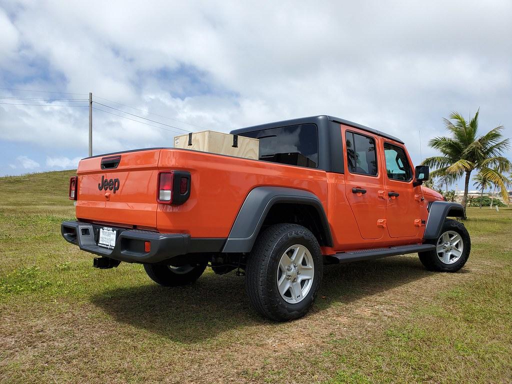 Jeep Gladiator SPORTICON a Sport S built for the Rubicon trail 49654389456_5031cf94e8_b