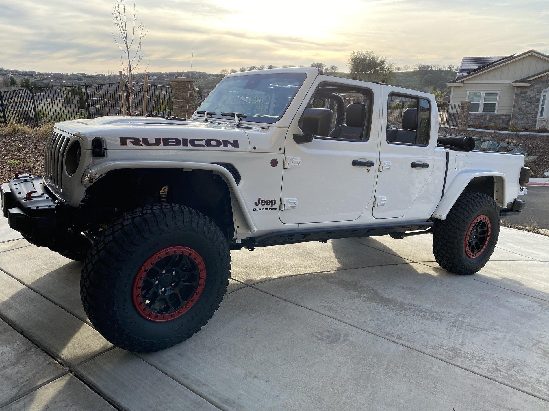 Jeep Gladiator Lets see all those Gladiators with lifts and bigger tires! OwsBp7rXTwqLhKhhSNpiJQ
