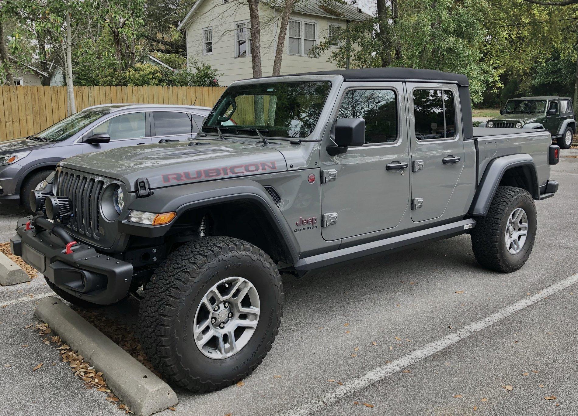 Jeep Gladiator Gladiators on Mopar 2" Lift Kit IMG_6940