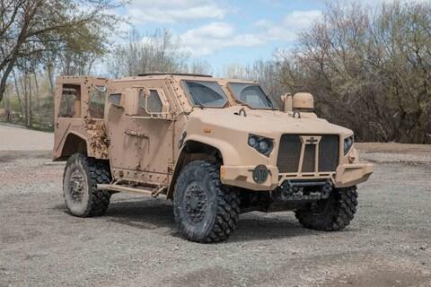 Jeep Gladiator Are these Gladiators being transported? Oshkosh-JLTV-front-three-quarter-03-1