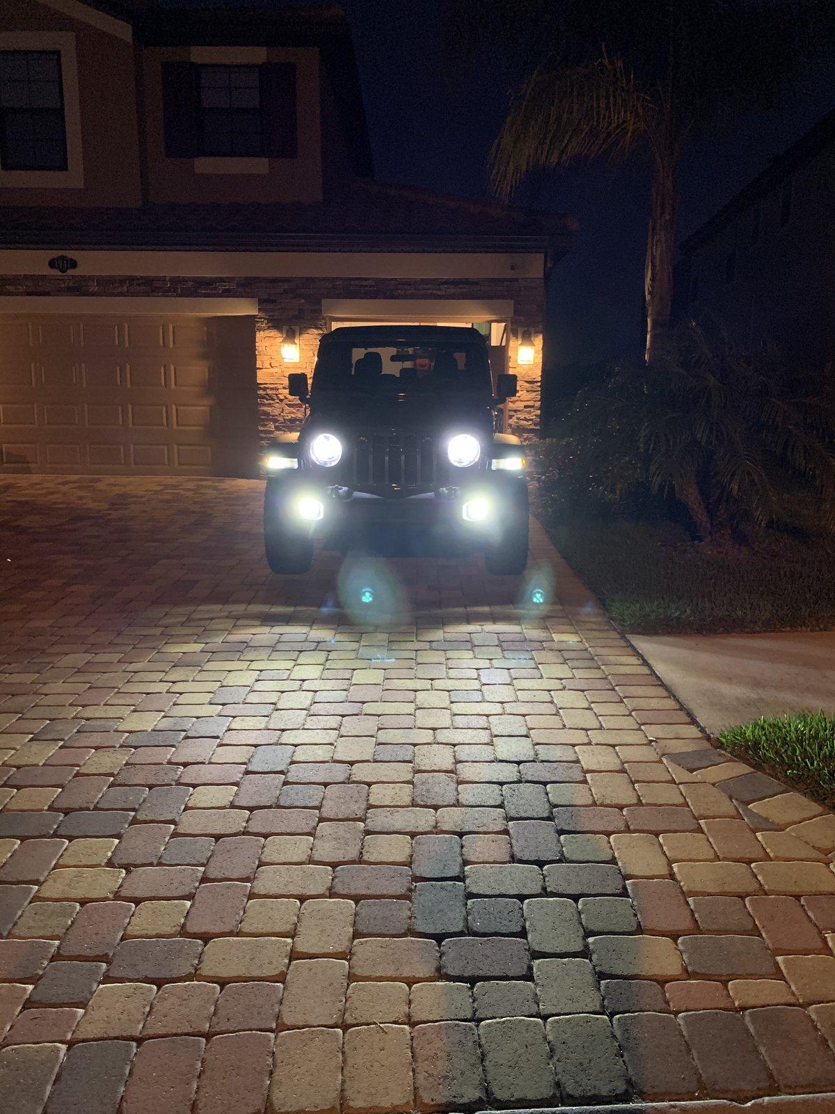 Jeep Gladiator led front turn signal upgrade on non led gladiators 0C8270AC-608A-4DFE-B8BD-AF39ECBBE39A