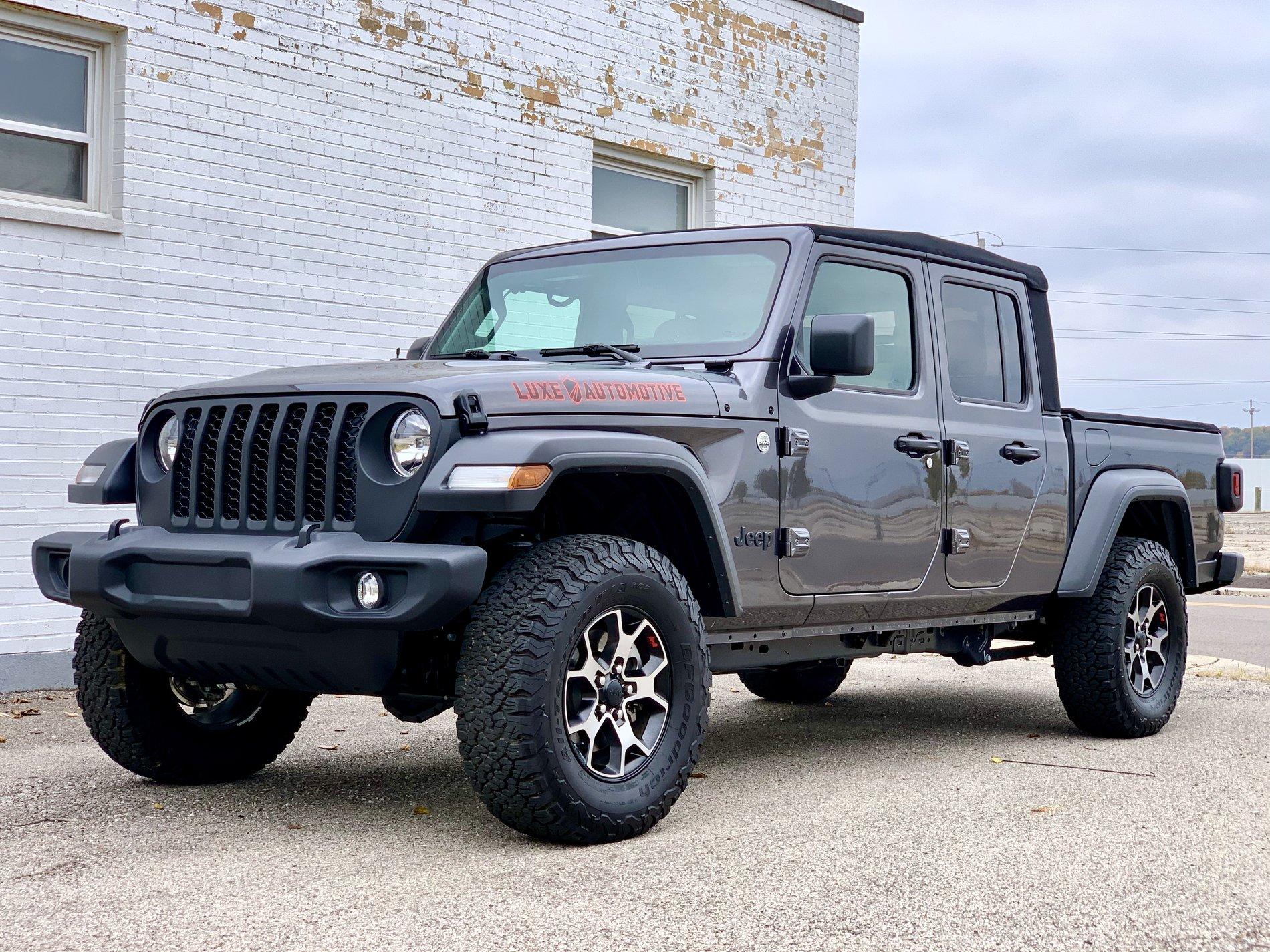 Jeep Gladiator Pic request: Sport with Rubicon Takeoffs AECC554E-47A3-489F-84A1-4DEEF4897BC8_1_201_a