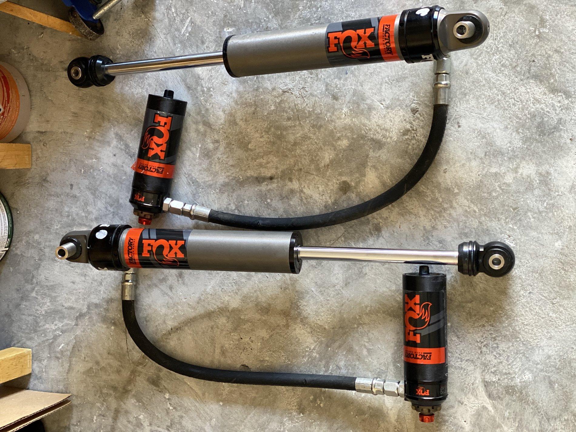 Jeep Gladiator Fox Racing Shox Factory Race Series 2.5 Reservoir Front Adjustable Shock 2-3 in lift 588F1001-BBB9-4BAC-82BA-EE88D8AE2EFA