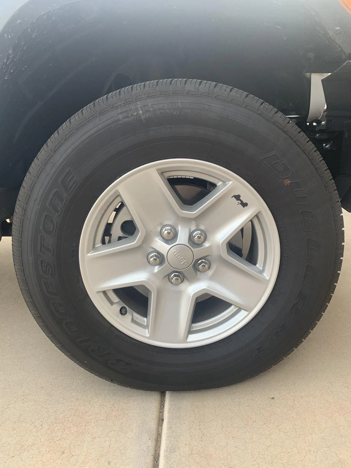 Jeep Gladiator New Gladiator Wheels and Tires 3B66FF68-3ECB-4730-88C3-27E64649C37B